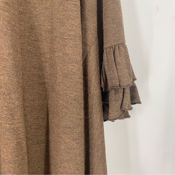 Basically Me Plus Size Brown Handkerchief Scalloped Hem Top Size 3X - Picture 10 of 12